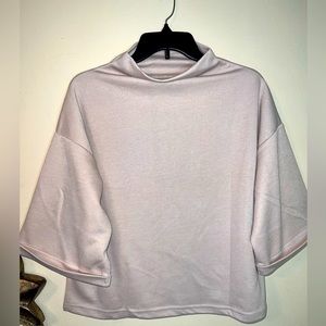 Women’s Size Large Round neck top with puffy sleeves!